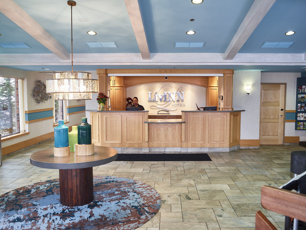 Ramada By Wyndham Plymouth Hotel & Conference Center Exterior photo